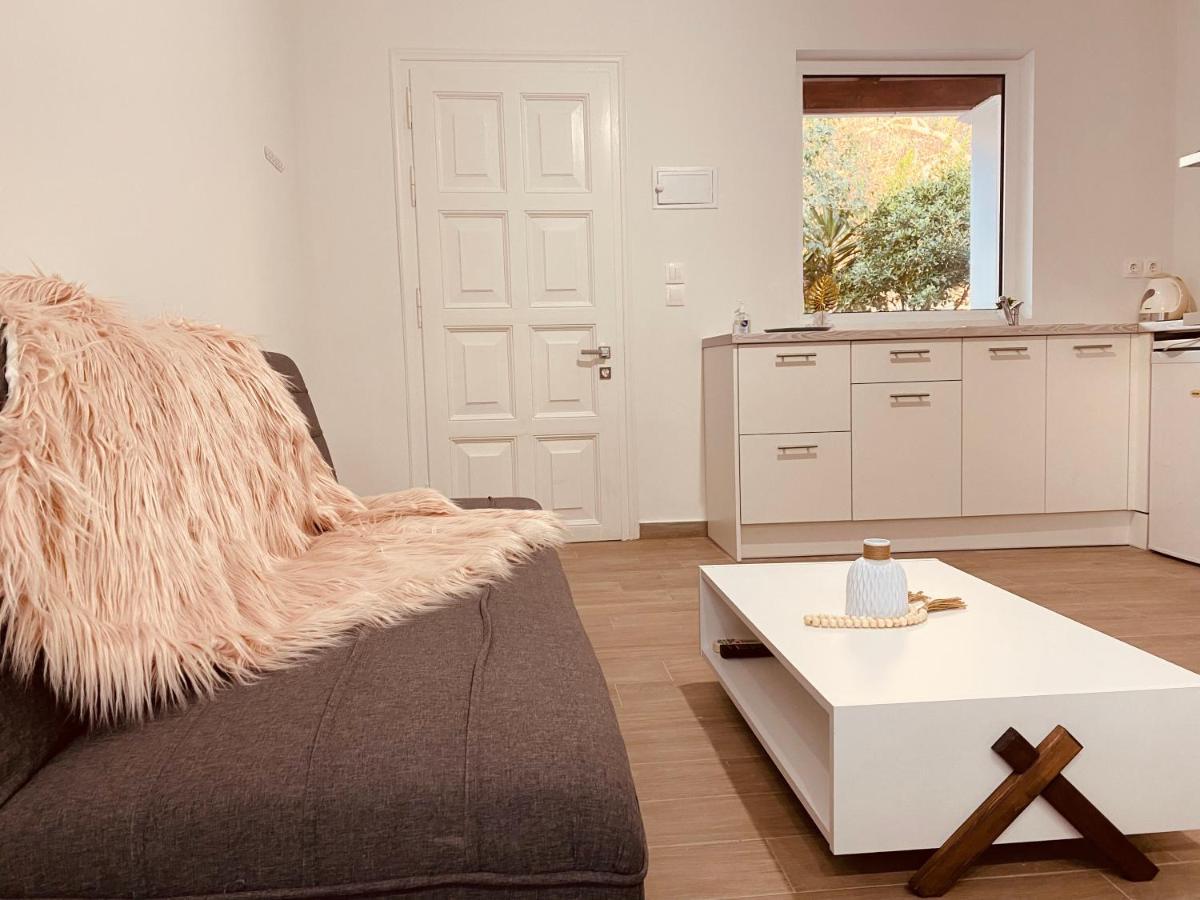 Louvros Luxury Suites Δασιά Εξωτερικό φωτογραφία