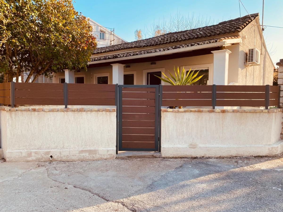 Louvros Luxury Suites Δασιά Εξωτερικό φωτογραφία